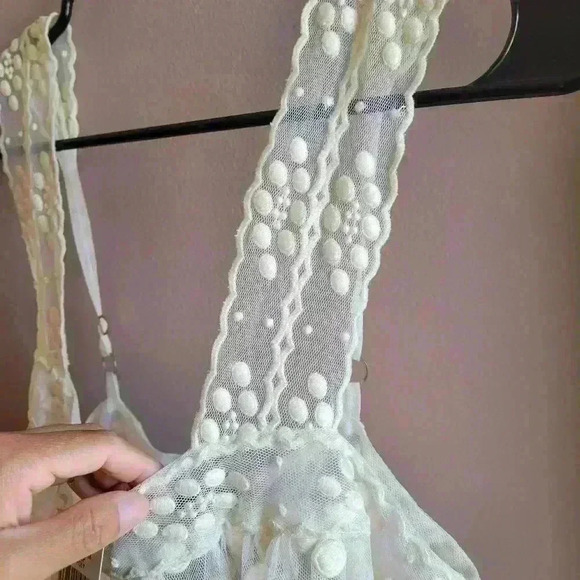 BRAND NEW BCBG Women's Sheer Lace Camisole Small Cream Adjustable Stretchy Fresh - Picture 4 of 12